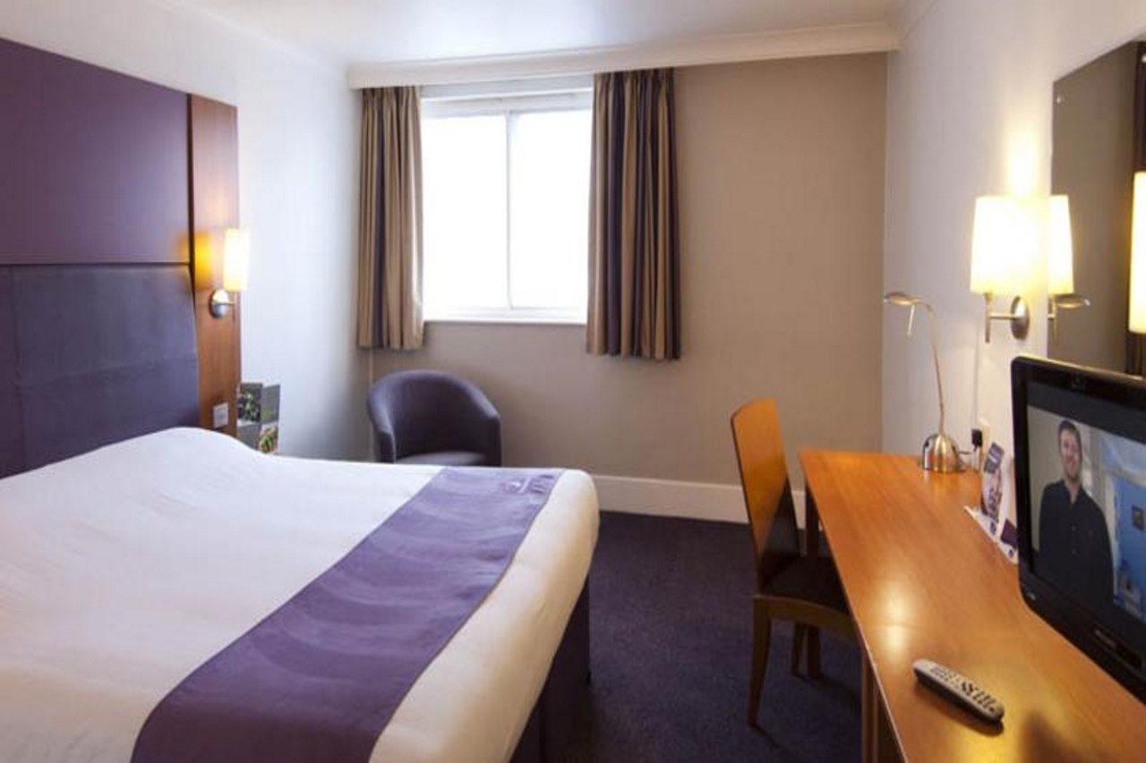 Premier Inn Premier Inn Sandhurst Sandhurst  Dış mekan fotoğraf