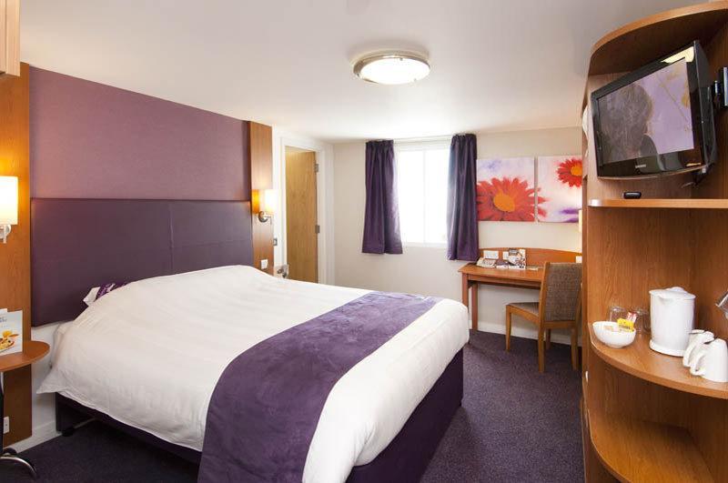 Premier Inn Premier Inn Sandhurst Sandhurst  Dış mekan fotoğraf